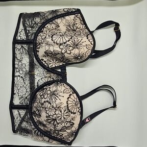 Victoria's Secret Black and Cream Lace Bra